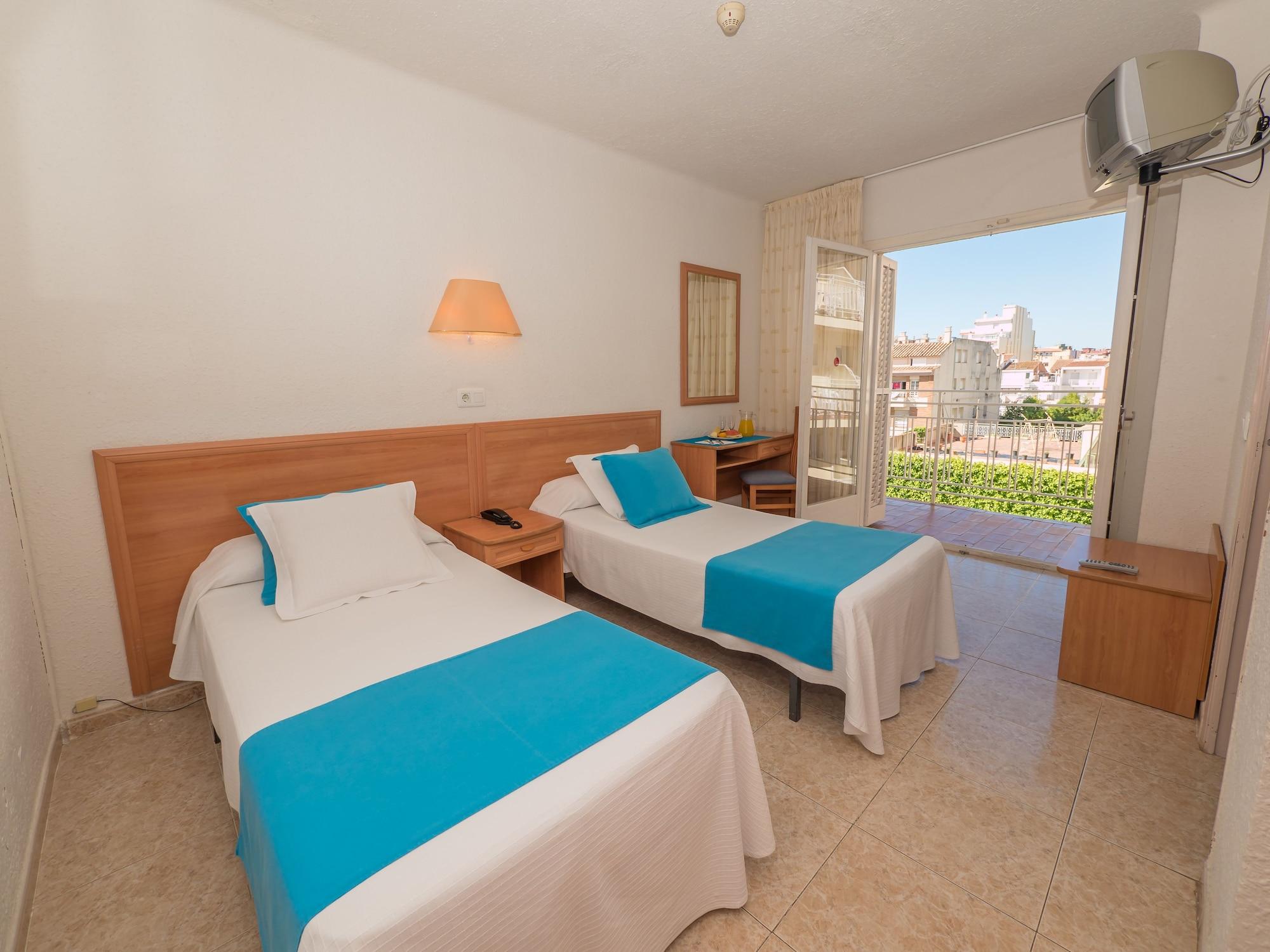 Checkin Pineda Hotel Pineda de Mar Exterior photo