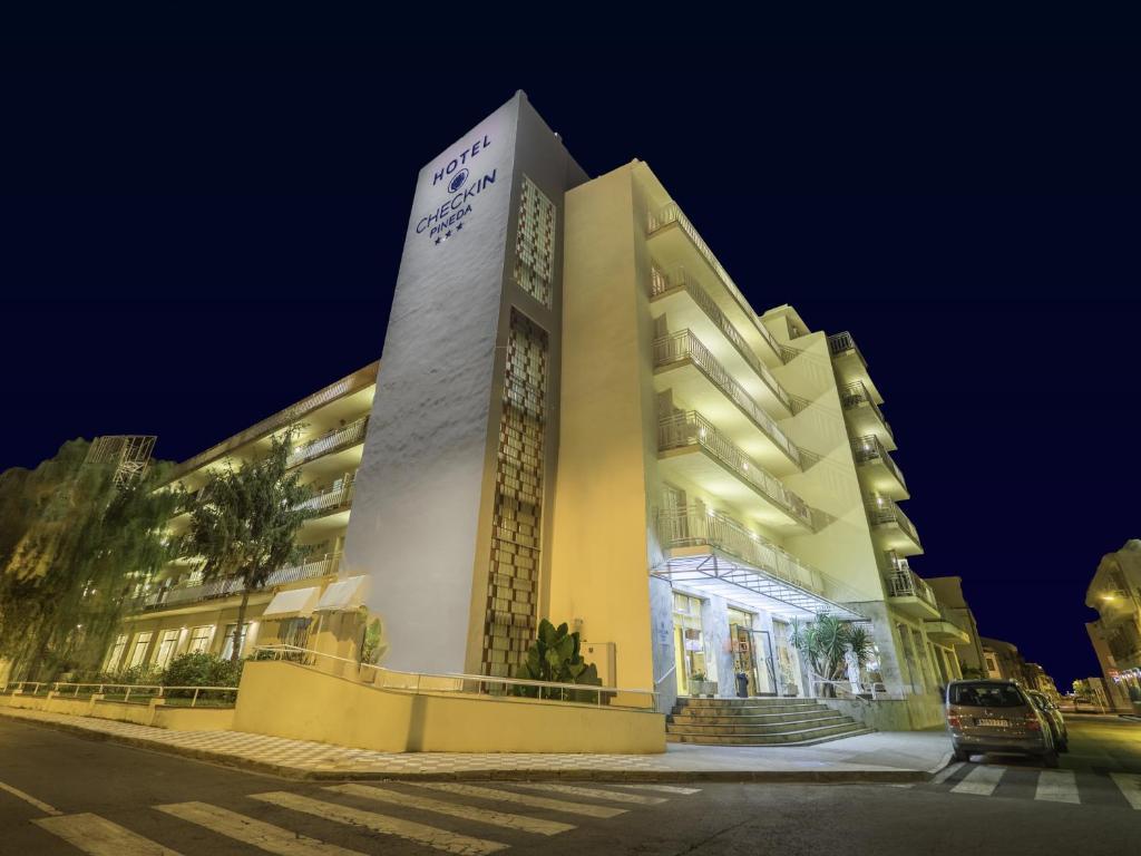 Checkin Pineda Hotel Pineda de Mar Exterior photo
